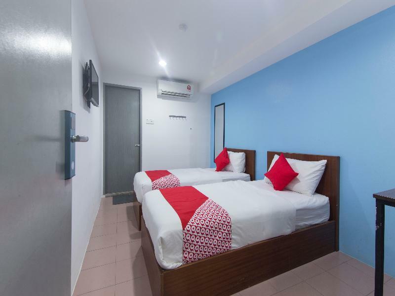 Lux Hotel Телук-Интан Экстерьер фото