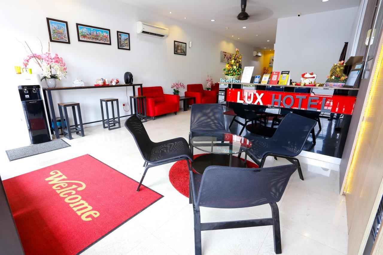 Lux Hotel Телук-Интан Экстерьер фото